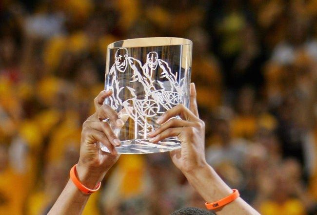 队史第二人！丹尼尔斯荣膺NBA年度进步最