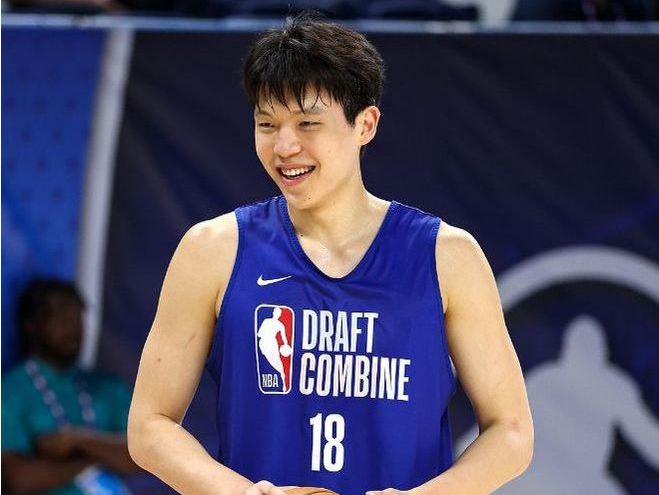 杨瀚森完成老鹰试训