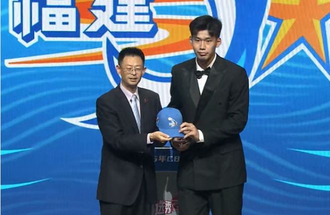 2025年CBA选秀大会落幕：杨曦皓当选