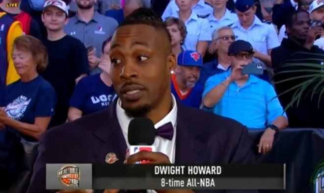 “魔兽”霍华德入选奈史密斯篮球名人堂：双重荣耀，传奇加冕