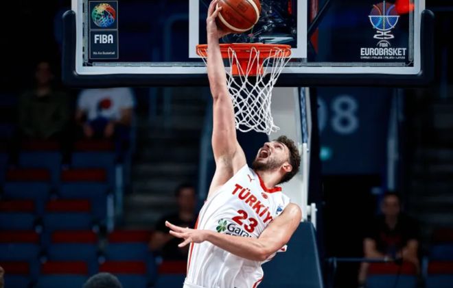 申京欧洲杯三双率土耳其晋级四强 火箭媒体盛赞其全面进步